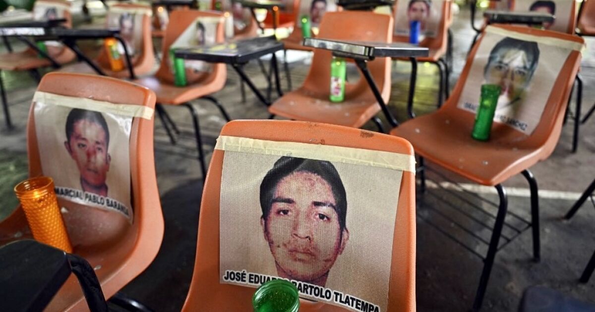 11 years later, Ayotzinapa families demand accounts from Army for 43
