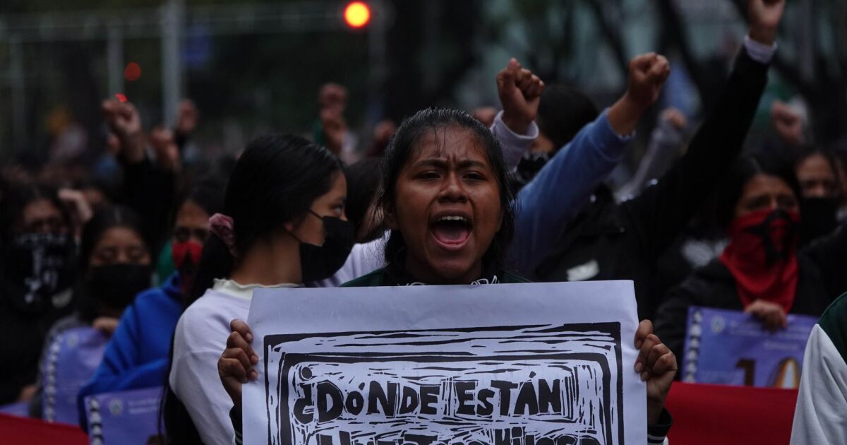 11 years of disappearance of 43 normalistas, they summon marching by Ayotzinapa