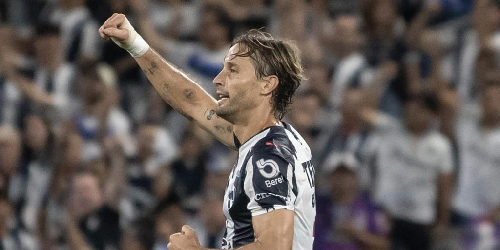 2-2: channels the face and bouquet the cross in the tie of Monterrey