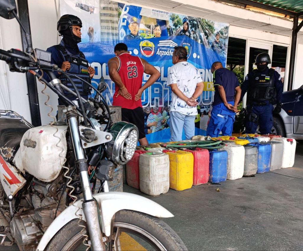 4 people arrested for illegal fuel subtraction in nose