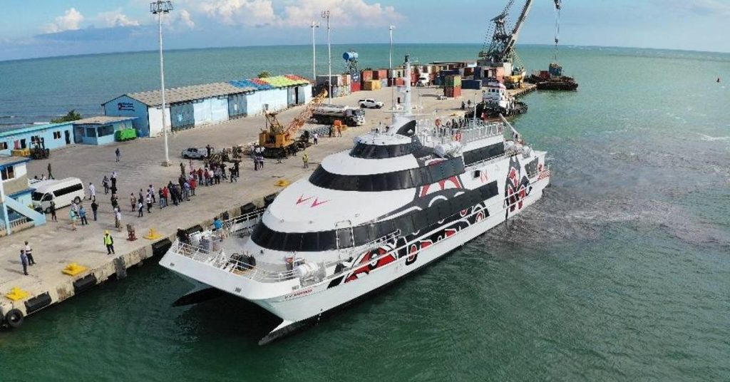 A Mexican 'ferry' arrives in Cuba to serve the island of youth