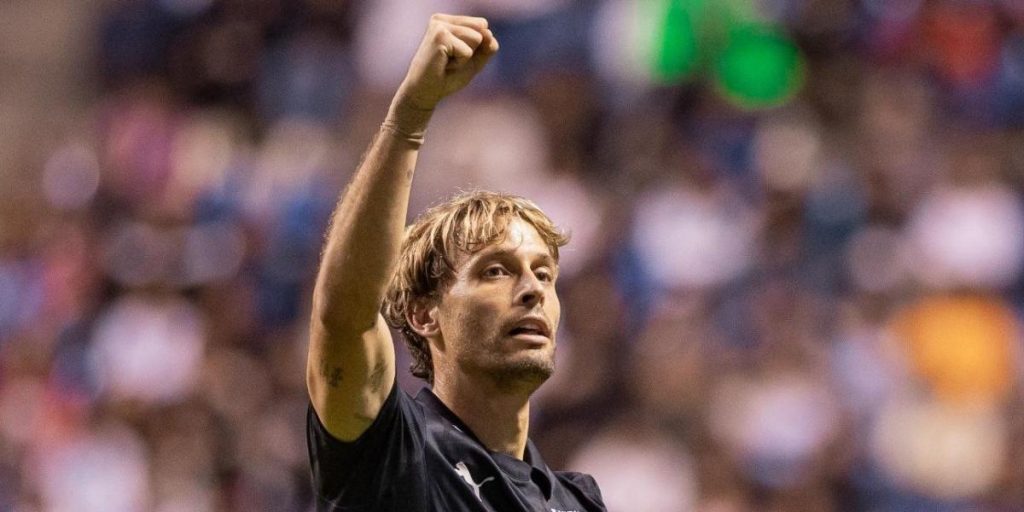 A canals' hat-trick strengthens in the leadership in the leadership