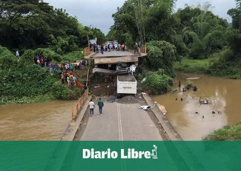 A dead for bridge collapse in Monte Plata