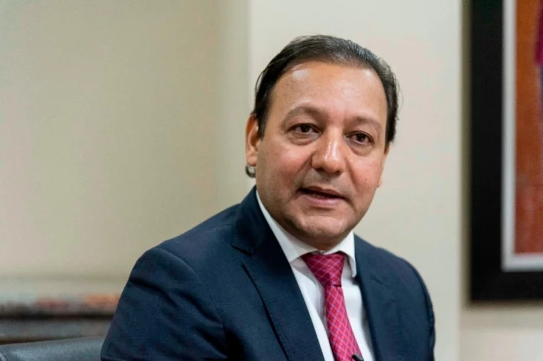 Abel Martínez critica altos precios de combustible y pide transparencia