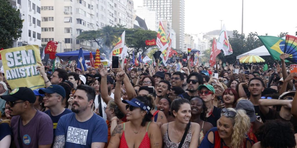 Act in RJ with Caetano, Chico and Gil repudiates Amnesty and PEC of Armagem