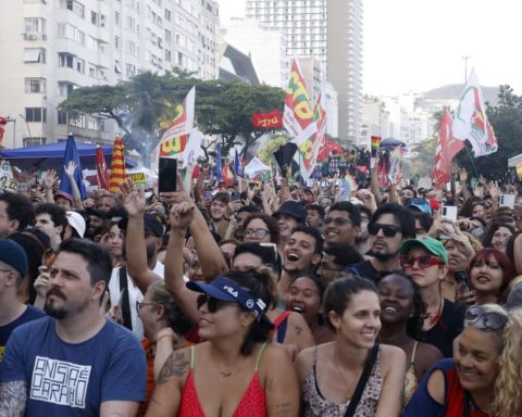 Act in RJ with Caetano, Chico and Gil repudiates Amnesty and PEC of Armagem