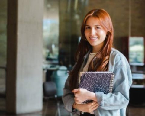 Administration, Medicine and Law concentrate the greatest demand for careers in Colombia