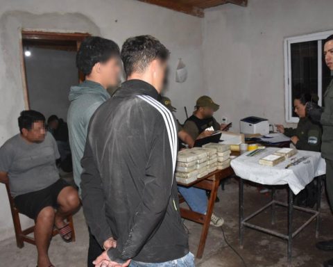 After 8 months of the fall of a former beauty queen with drugs in Argentina, they discover International Traffic Network