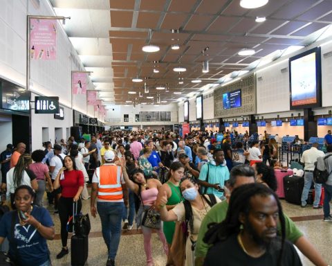 AILA restaura energía luego de doce horas de caos y vuelos afectados