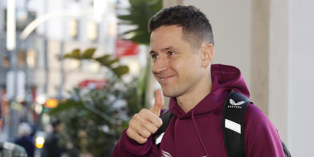 Ander Herrera finally leaves the well