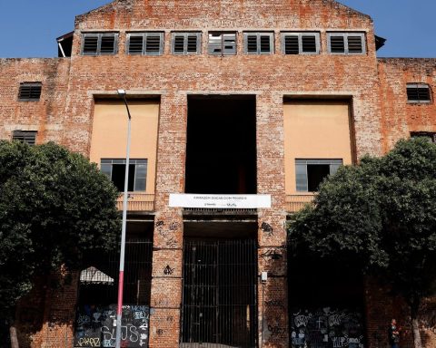 Andre Rebouças is honored with a building name in the little Africa