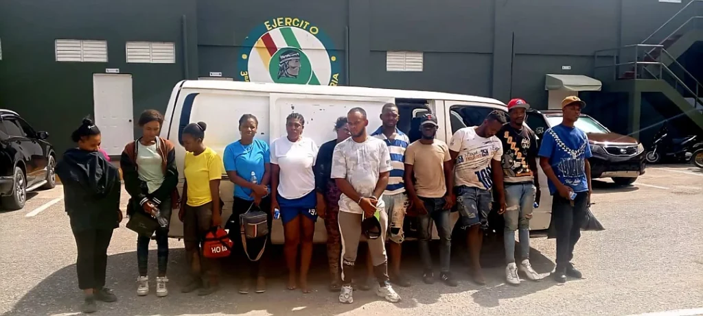 Army makes available to the Public Ministry of Minibus, Haitian transported