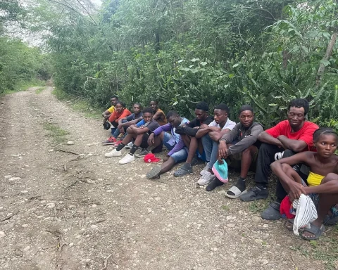 Army stops more than 15 thousand Haitians and seizes 2 million cigarettes on the border