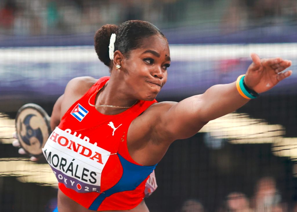Athletics World Cup: Silinda Morales flying saucer
