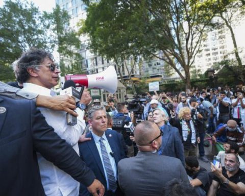 Attentive against relationships that support peace: political leaders after petro