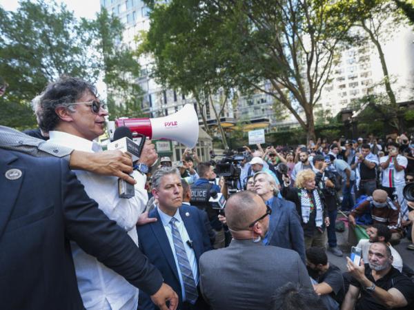 Attentive against relationships that support peace: political leaders after petro