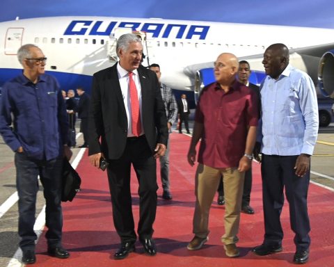 Back to Cuba, Díaz-Canel ensures that the electric theme was "priority" on his tour of Asia