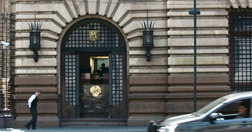 Banxico turns 100: the history of the Bank of Mexico and the impact it has on your pocket