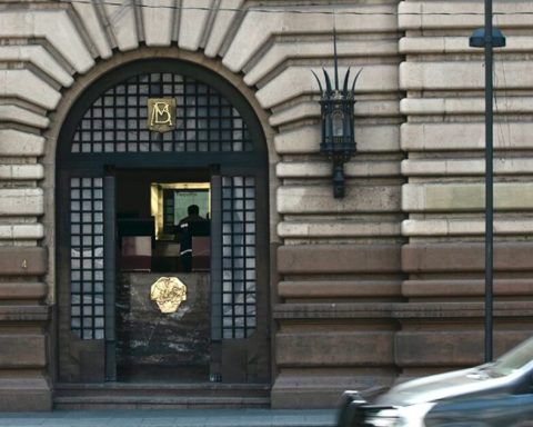 Banxico turns 100: the history of the Bank of Mexico and the impact it has on your pocket