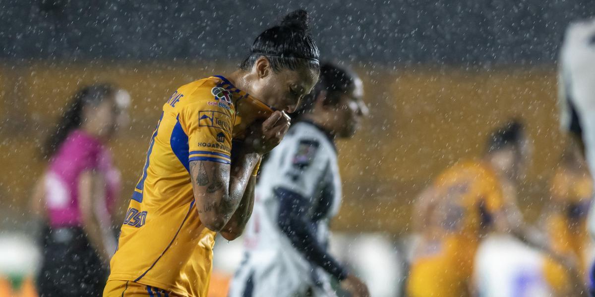 Beautiful Jenni ... again