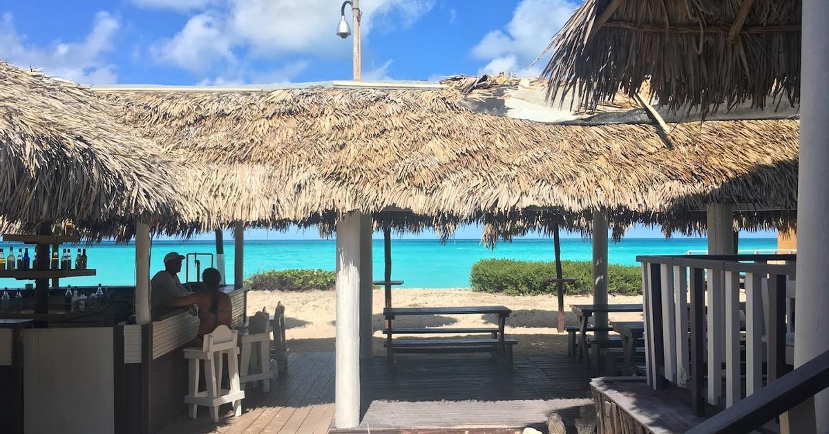 Before the fall of tourism, a Spanish tour operator rewards 400 of its agents with a trip to Cuba