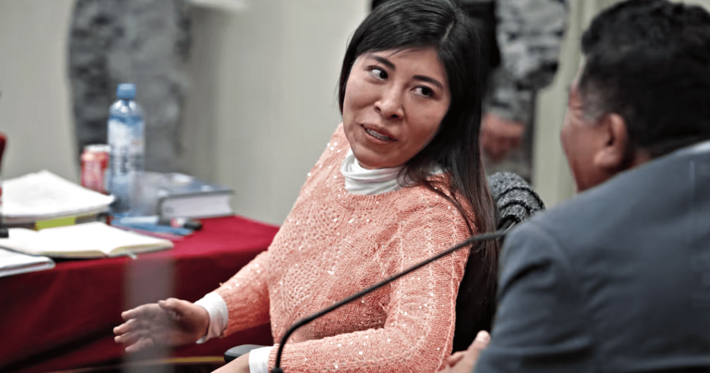 Betssy Chávez: Judicial Branch dictates 10 months of impediment of departure from the country against former minister