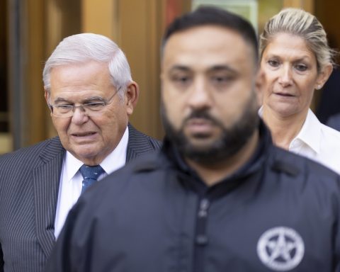 Bob Menéndez's wife condemned by corruption