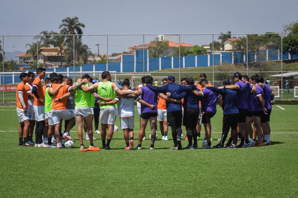 Bolívar works on synthetic grass to adapt to Atlético Mineiro MRV sand