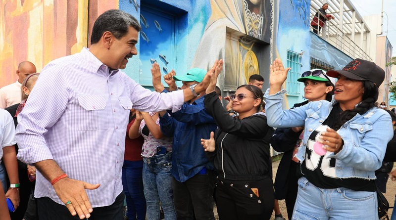 Bricomiles contribute to the construction of a solid popular base