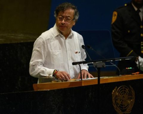 Business sector qualifies as 'irresponsible' Petro's statements in the UN