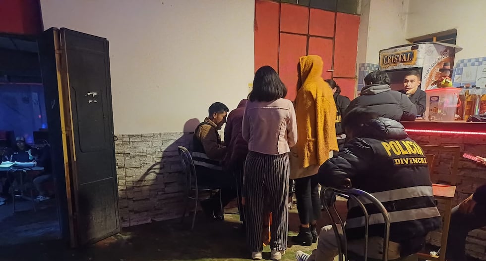 CLAUSURAN NIGHT CLENDESTINO "Y DALE U" IN HUANCAYO