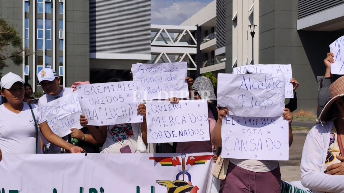 CROSSORA CAPITAL: Mayor's Office undertakes to review the Municipal Market Administration Regulations