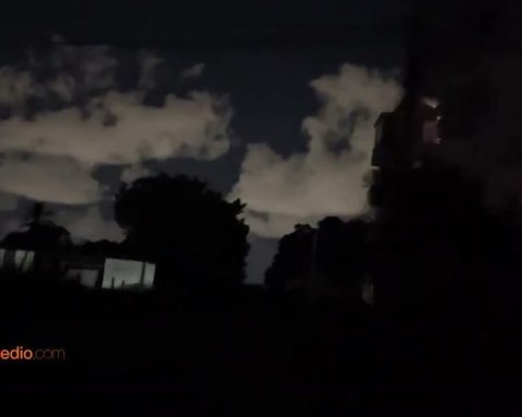 Cacerolazo at the Casino Deportivo de la Habana