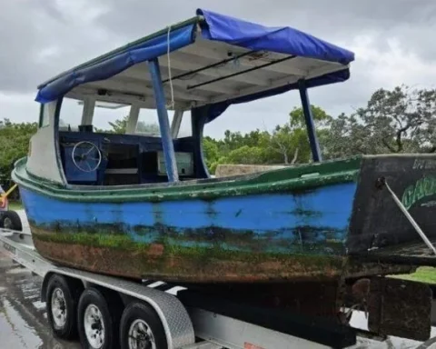 La embarcación presuntamente robada a un pescador de Cárdenas ahora se encuentra bajo custodia de la Comisión de Conservación de Pesca y Vida Silvestre de Florida