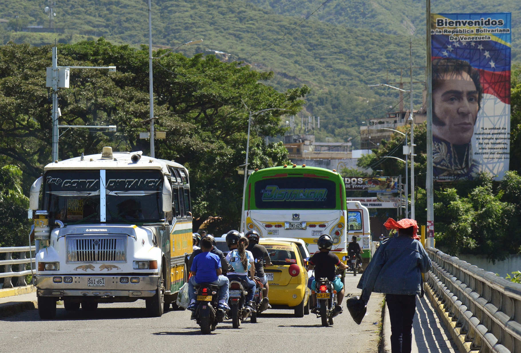 Cargo and passenger transport can circulate "freely" By Venezuela and Colombia