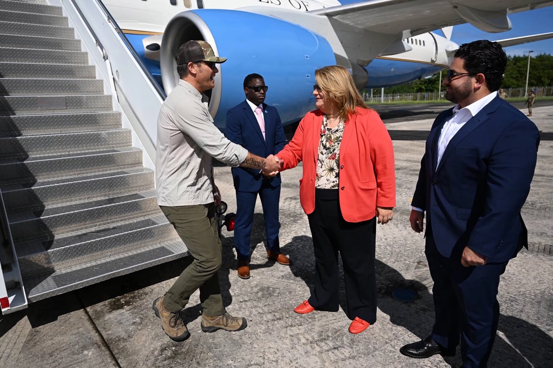 Caribbean crisis: US Secretary of War travels to Puerto Rico and its Venezuelan couple affirms that "there is no fear"