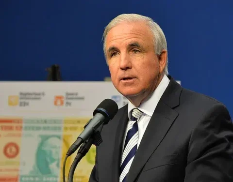 Congresista Carlos Giménez, agencias de viaje, Cuba