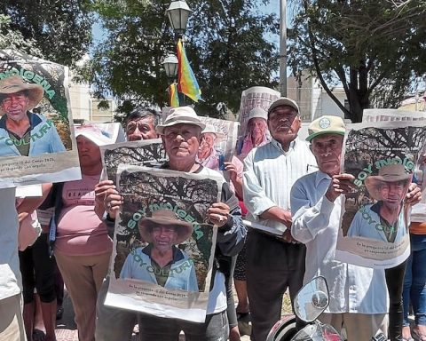 Catacaos comuneros protest land in Piura