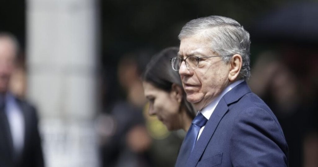 César Gaviria publishes 'Entrelazados', book of his memoirs in which he tells details of the magnicide of Galán