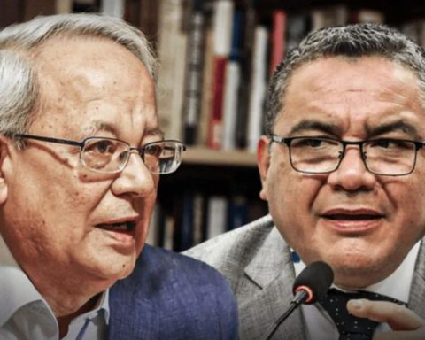 César Hildebrandt qualifies as "Sudado bodyguard" from Dina Boluarte to Minister Juan Santiváñez