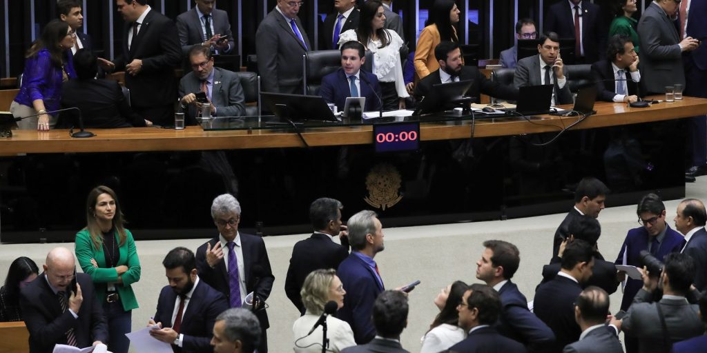 Chamber overthrows secret vote in PEC of armor for lack of quorum