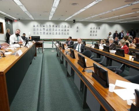 Chamber's Ethics Council fits Eduardo Bolsonaro