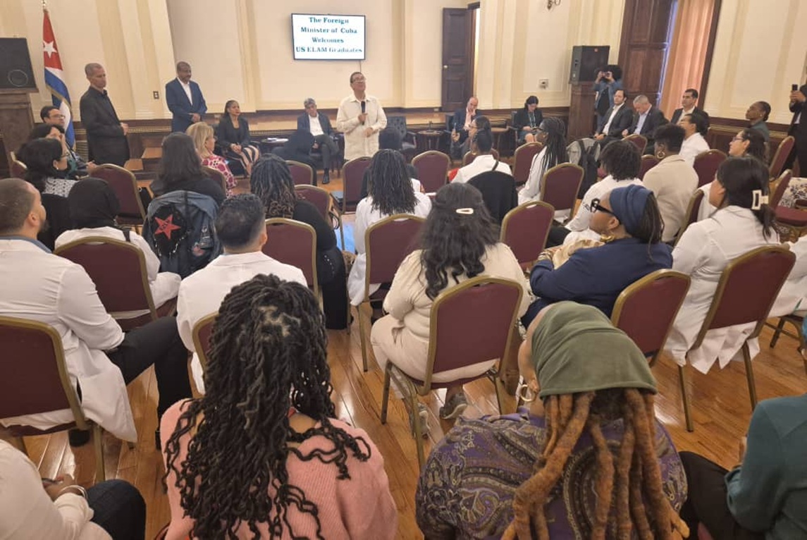 Chancellor in the US: Meeting with resident Cubans, and Americans who studied medicine in Cuba