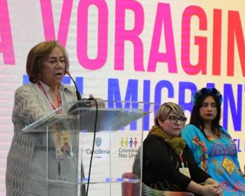 Chancellor says that there are pressures from the United States for the departure of 33,000 Colombian migrants