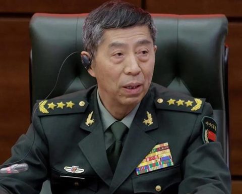 China and Cuba undertake to reinforce their military cooperation in Beijing