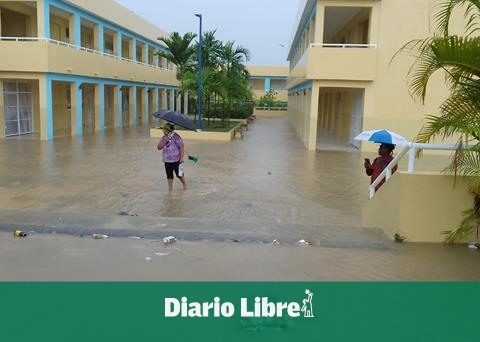 Climate at RD: Minerd suspends teaching in vulnerable schools