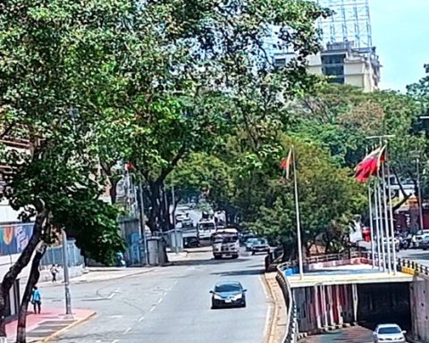 Hasta el 17 de septiembre estará cerrado un tramo de la avenida Andrés Bello de Caracas, por labores de asfaltado