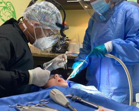 Colegio de Dentologists Web Active to verify cards in the face of increasing false specialists