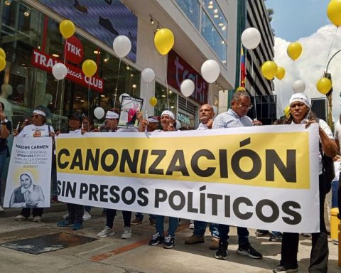 Committee asks Italy to achieve a "canonization without political prisoners"