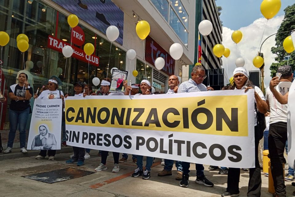 Committee asks Italy to achieve a "canonization without political prisoners"